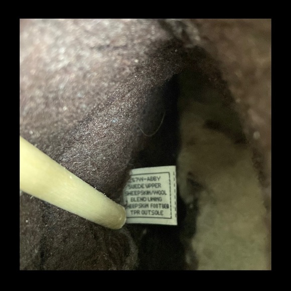 BearPaw Like New “Abby” Chocolate Colored Bootie - Picture 13 of 15